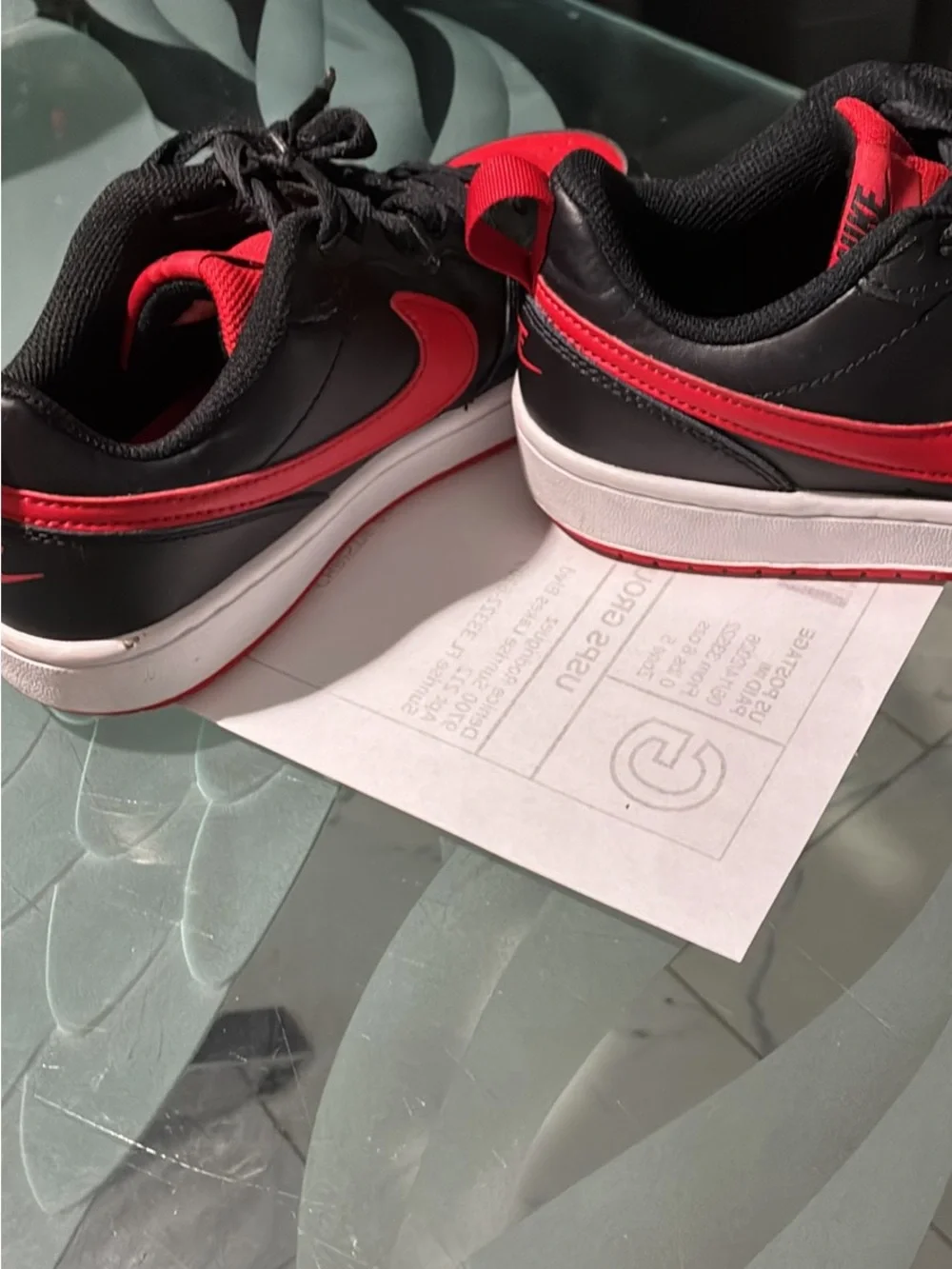 Nike Kids Black and Red Low-Top Sneakers